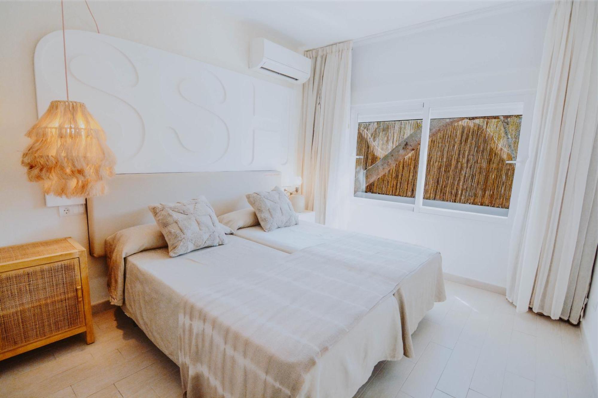 Secret Oasis Ibiza-Only Adults Aparthotel Sant Antoni de Portmany Екстериор снимка