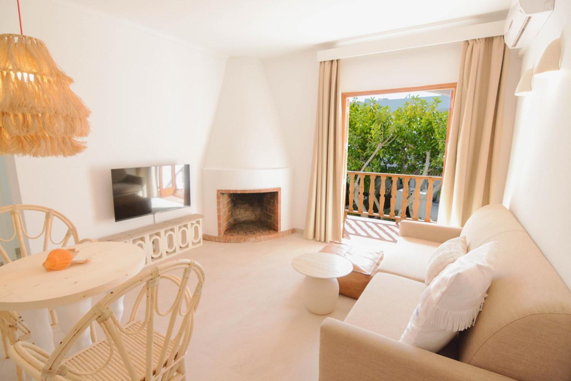 Secret Oasis Ibiza-Only Adults Aparthotel Sant Antoni de Portmany Екстериор снимка