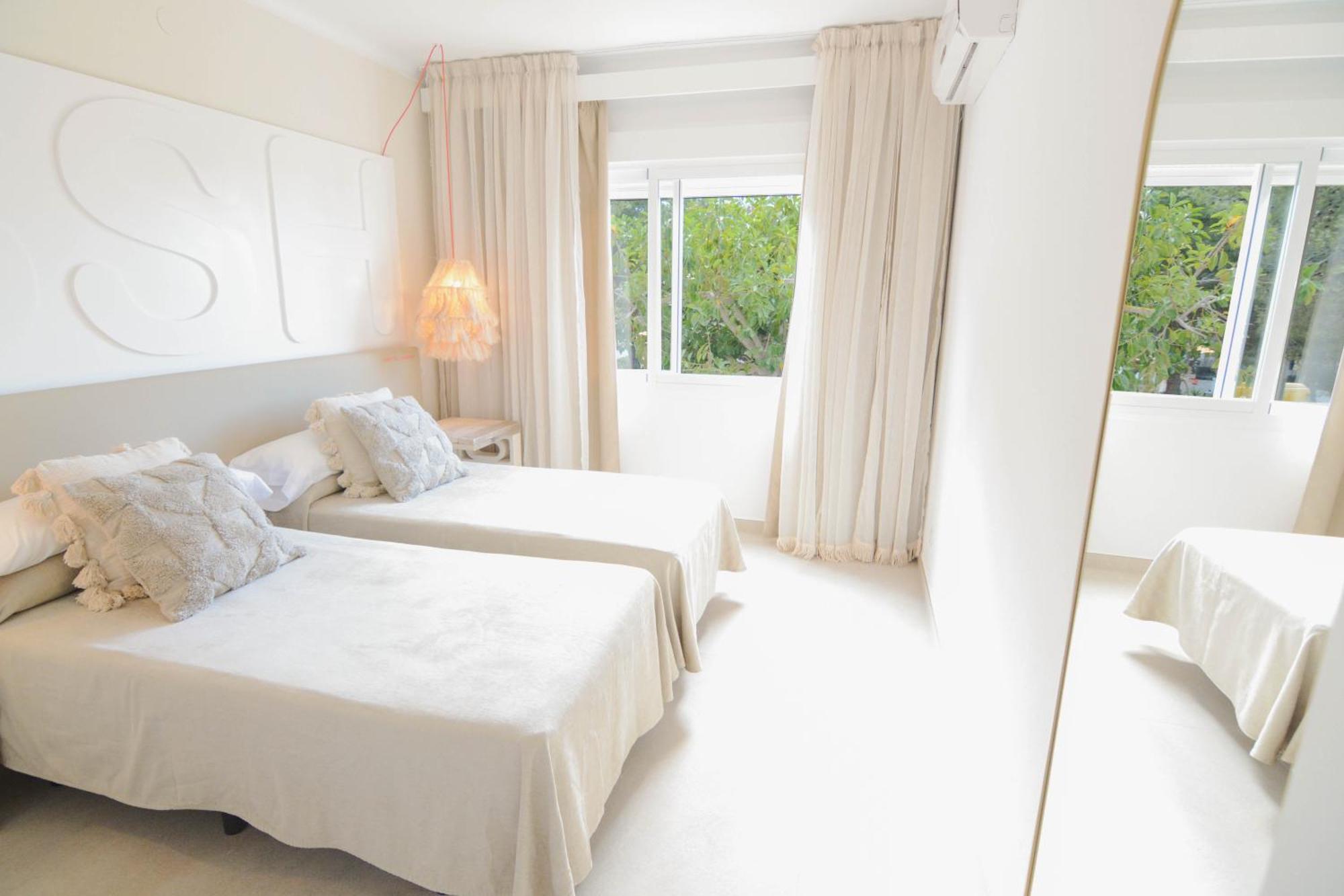 Secret Oasis Ibiza-Only Adults Aparthotel Sant Antoni de Portmany Екстериор снимка