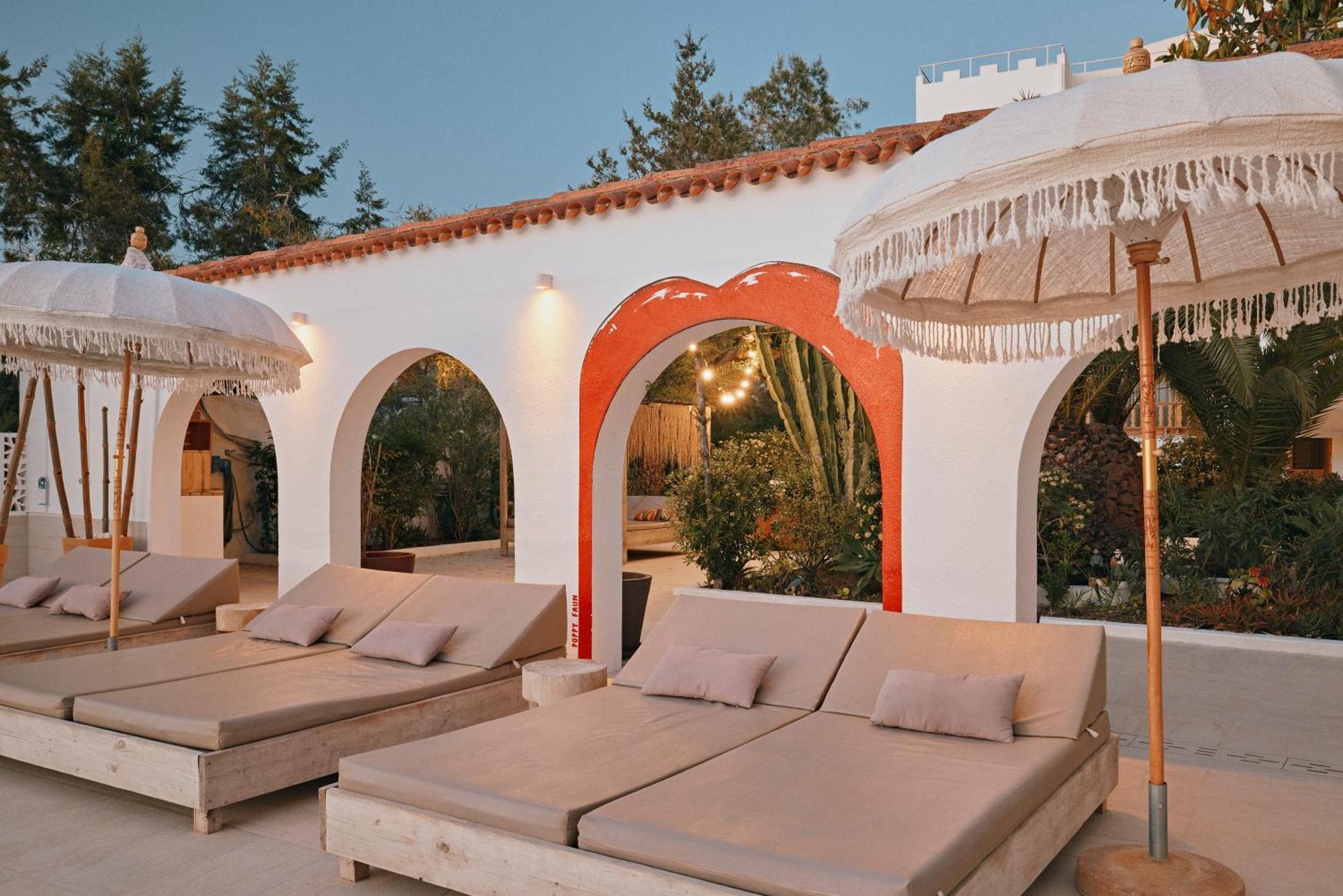 Secret Oasis Ibiza-Only Adults Aparthotel Sant Antoni de Portmany Екстериор снимка
