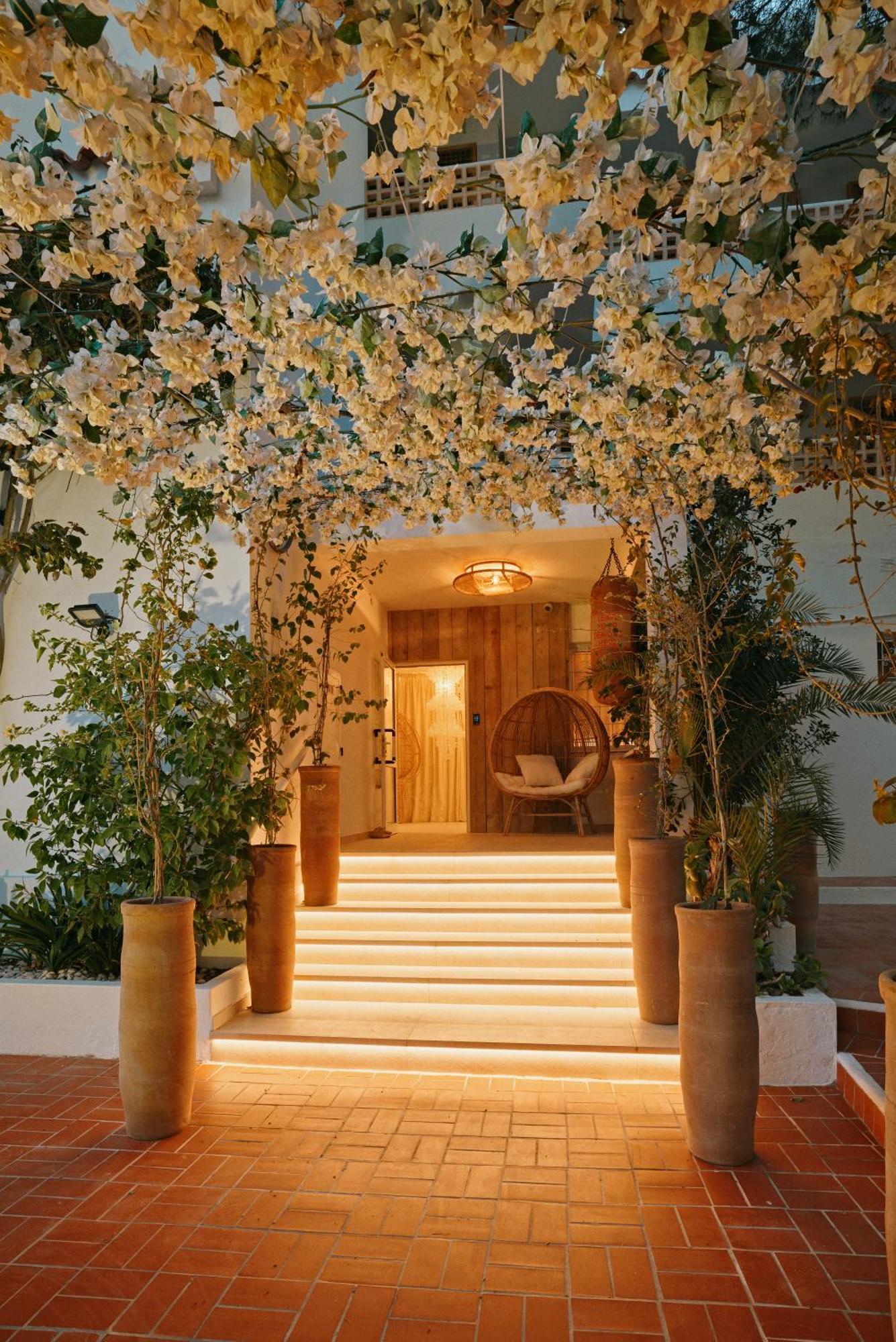 Secret Oasis Ibiza-Only Adults Aparthotel Sant Antoni de Portmany Екстериор снимка